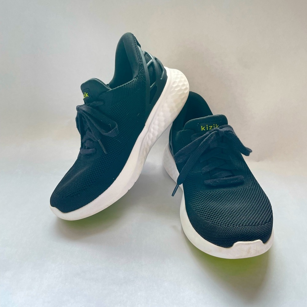 Kizik Black Sneakers US women’s size 7